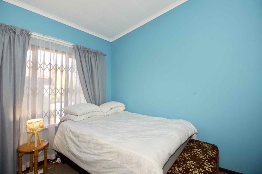 3 Bedroom Property for Sale in Die Hoewes Gauteng