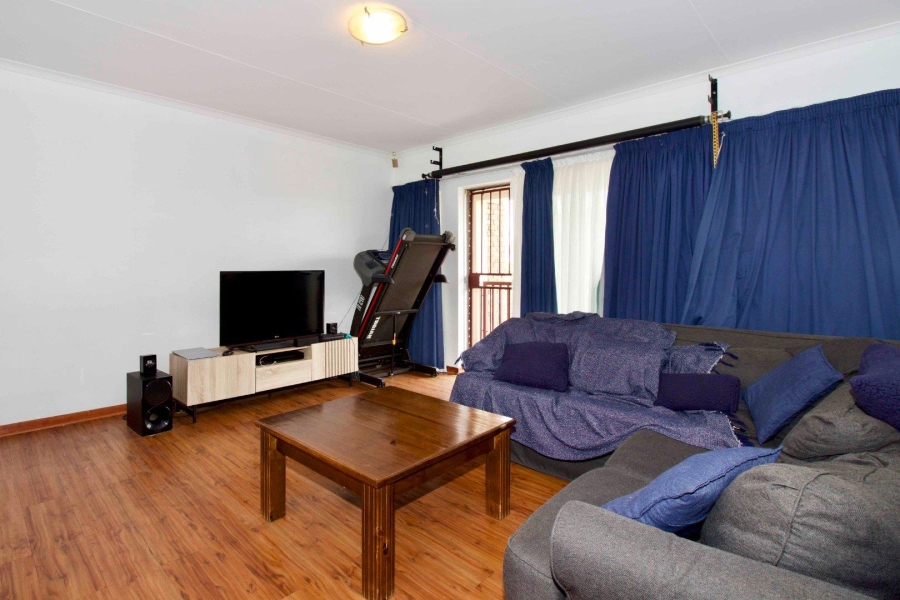 5 Bedroom Property for Sale in Highveld Gauteng