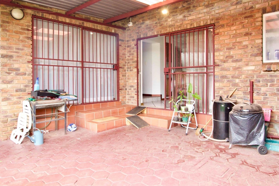 5 Bedroom Property for Sale in Highveld Gauteng