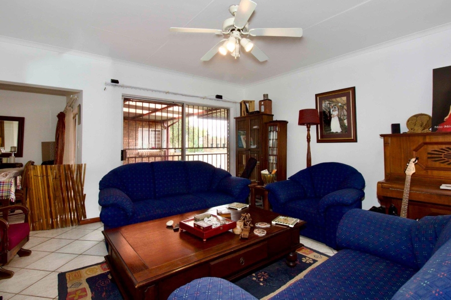 5 Bedroom Property for Sale in Highveld Gauteng