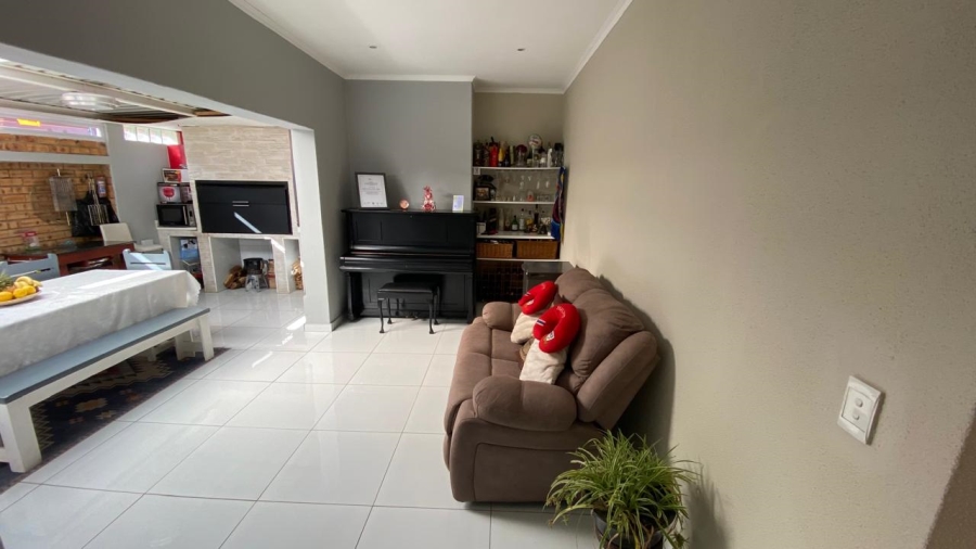 3 Bedroom Property for Sale in New Redruth Gauteng