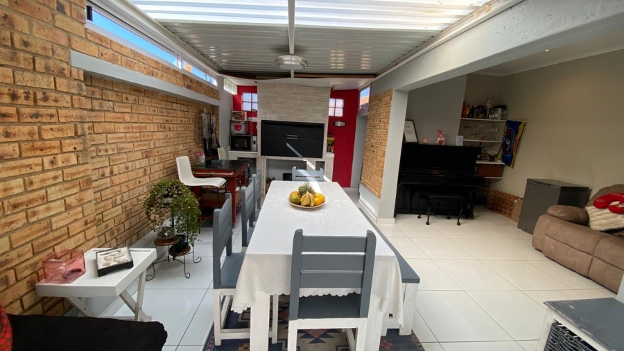 3 Bedroom Property for Sale in New Redruth Gauteng
