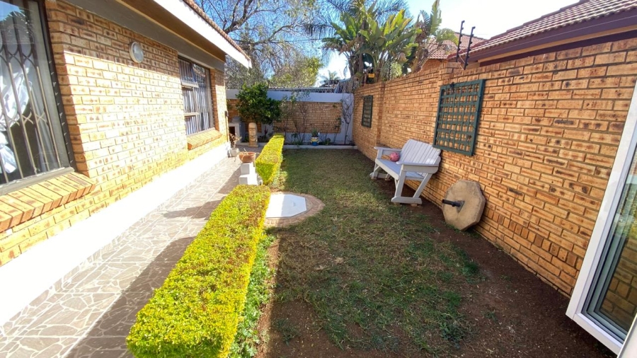3 Bedroom Property for Sale in New Redruth Gauteng