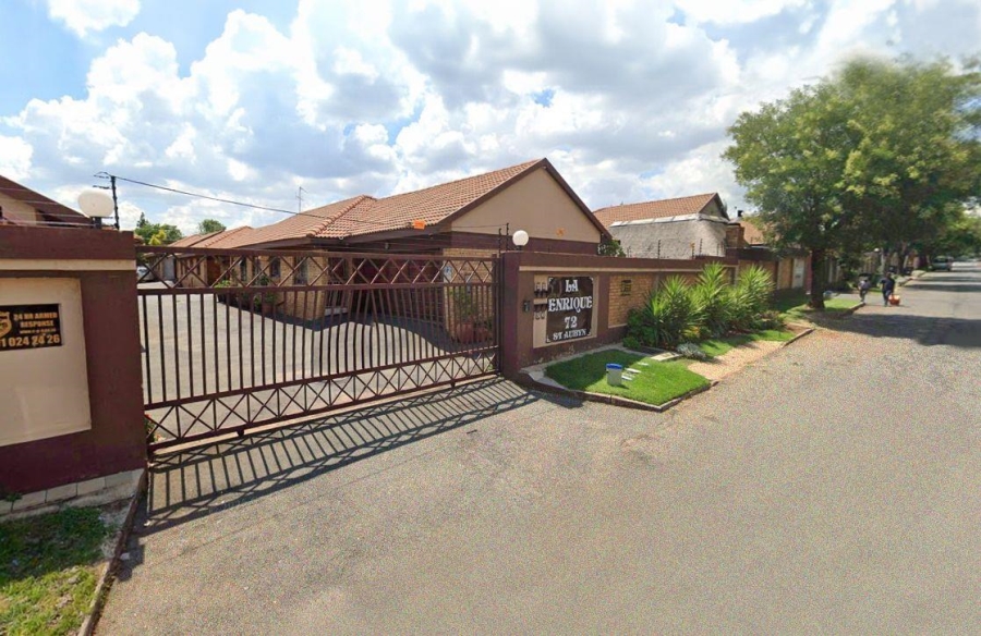 3 Bedroom Property for Sale in New Redruth Gauteng