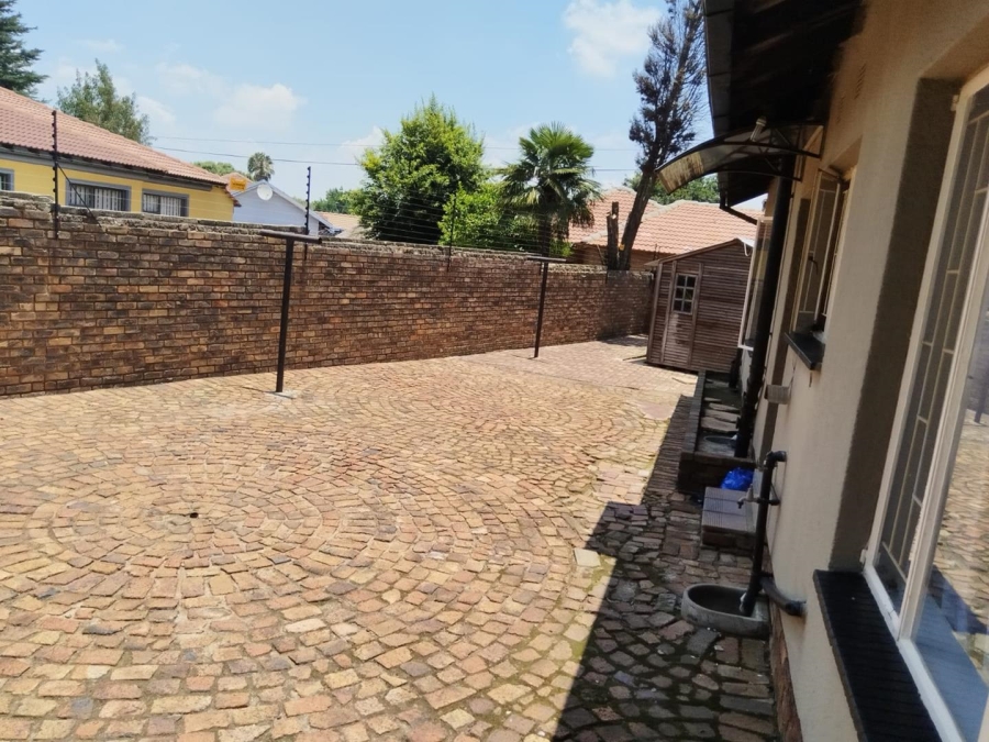 4 Bedroom Property for Sale in Crystal Park Gauteng