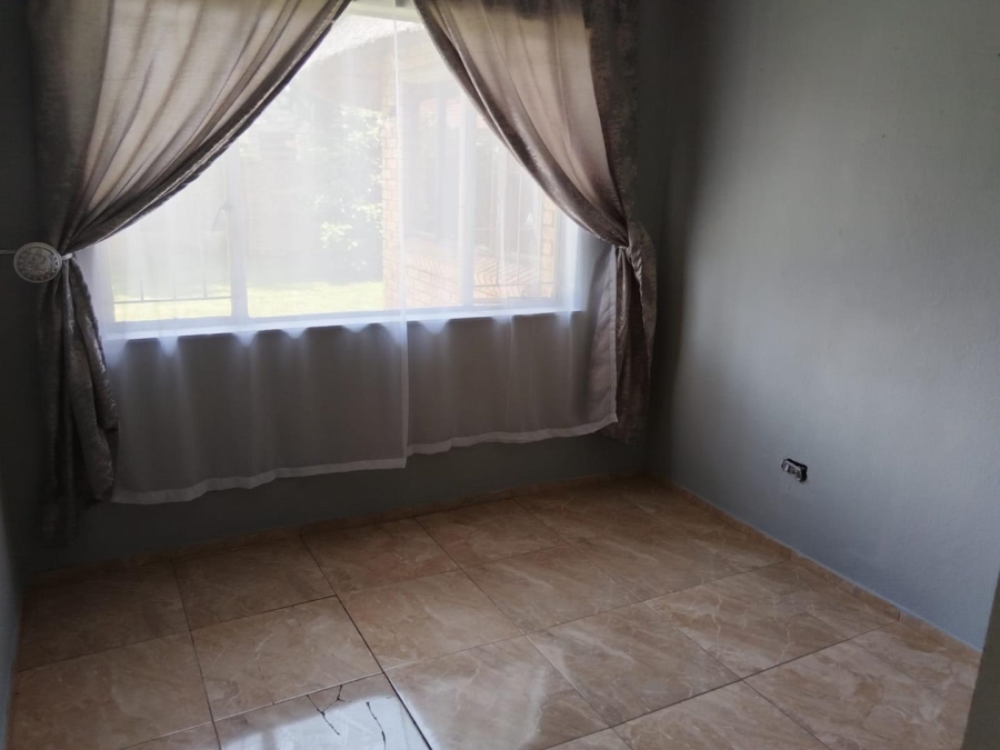 4 Bedroom Property for Sale in Crystal Park Gauteng