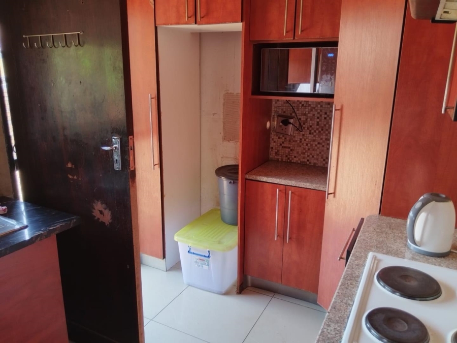 4 Bedroom Property for Sale in Crystal Park Gauteng
