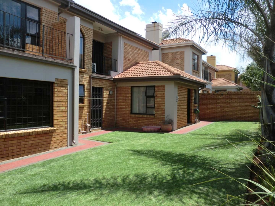 4 Bedroom Property for Sale in Van Riebeeck Park Gauteng