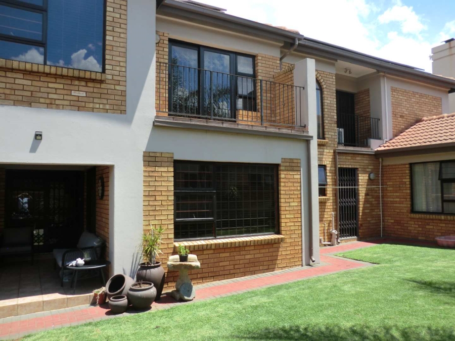 4 Bedroom Property for Sale in Van Riebeeck Park Gauteng