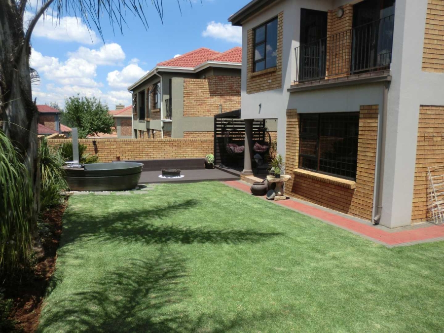 4 Bedroom Property for Sale in Van Riebeeck Park Gauteng