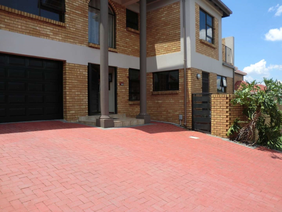 4 Bedroom Property for Sale in Van Riebeeck Park Gauteng