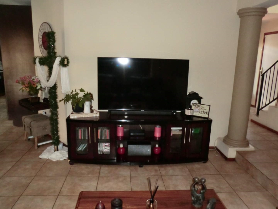 4 Bedroom Property for Sale in Van Riebeeck Park Gauteng