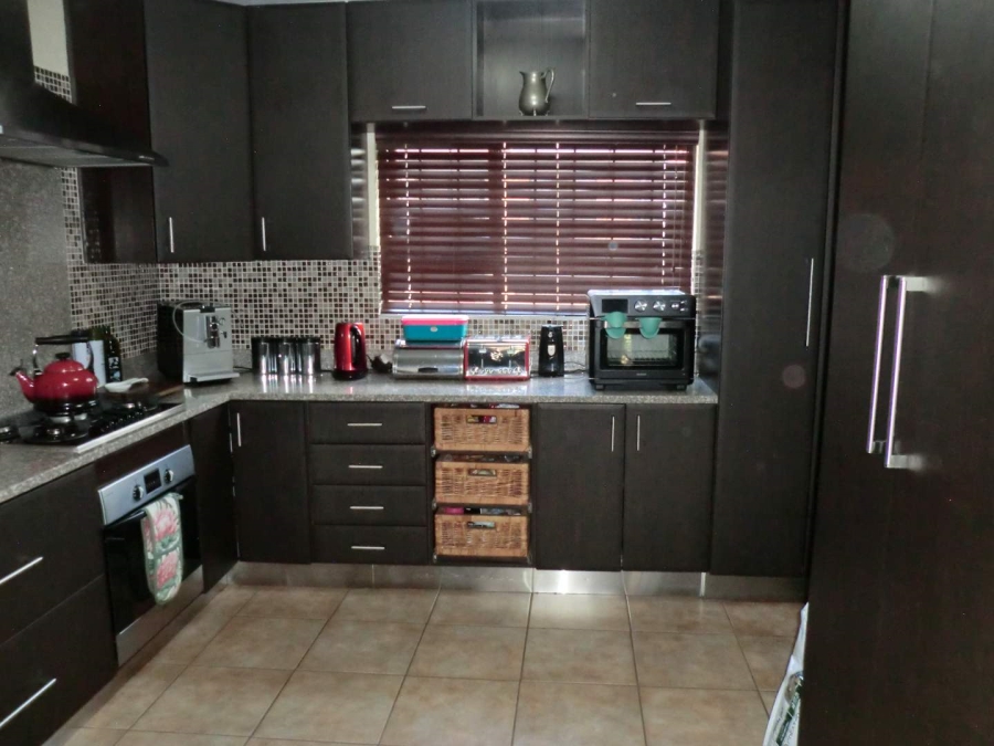 4 Bedroom Property for Sale in Van Riebeeck Park Gauteng