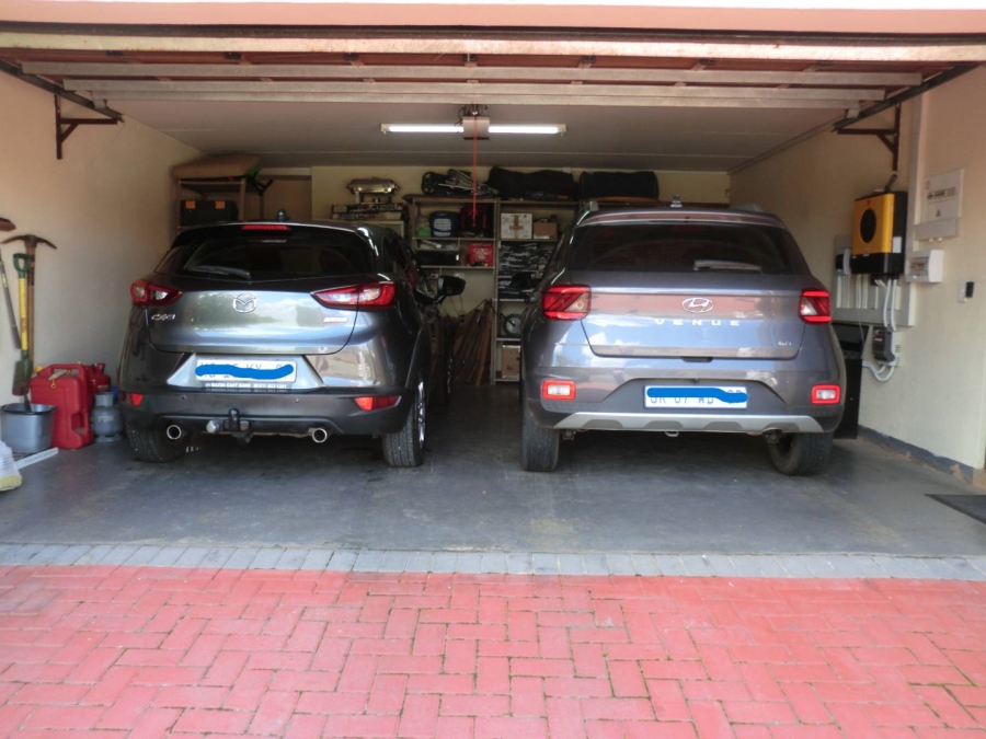 4 Bedroom Property for Sale in Van Riebeeck Park Gauteng