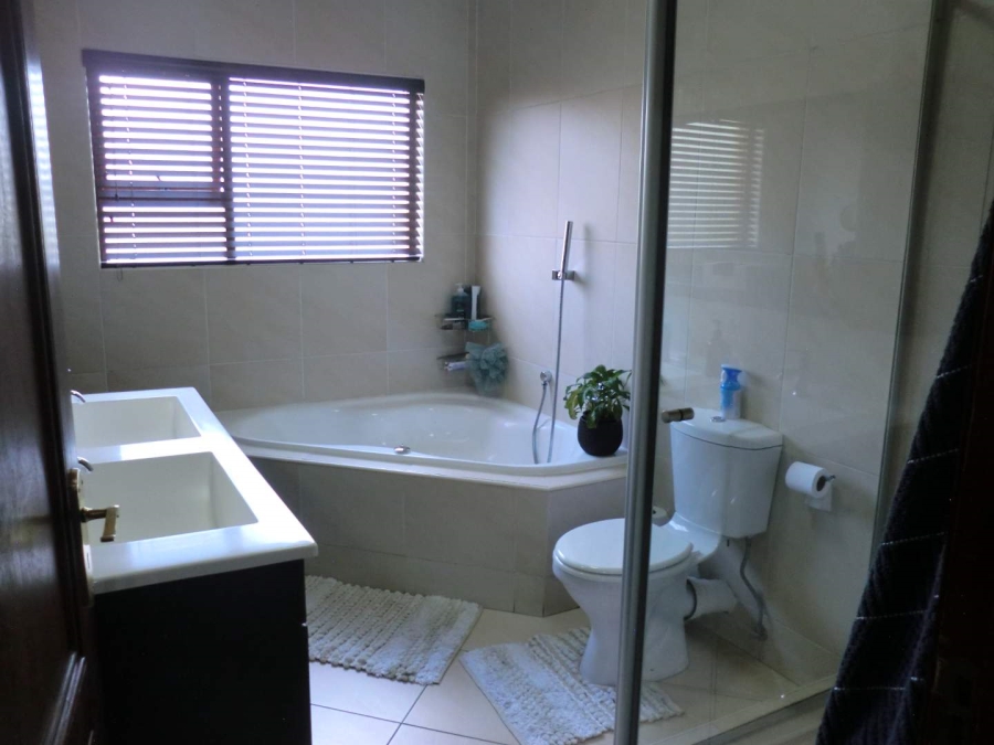 4 Bedroom Property for Sale in Van Riebeeck Park Gauteng