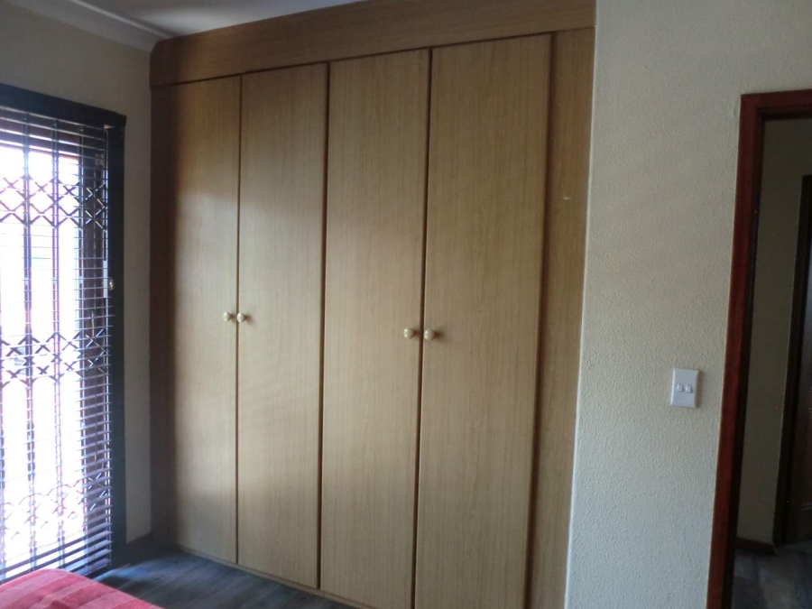 4 Bedroom Property for Sale in Van Riebeeck Park Gauteng