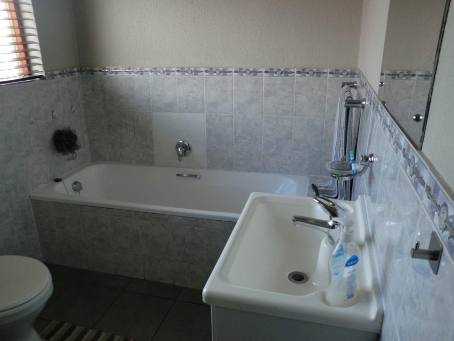 4 Bedroom Property for Sale in Van Riebeeck Park Gauteng