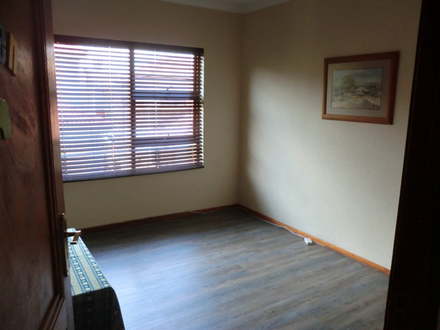 4 Bedroom Property for Sale in Van Riebeeck Park Gauteng