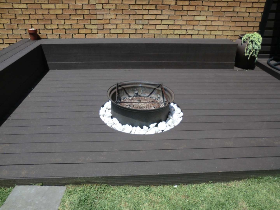 4 Bedroom Property for Sale in Van Riebeeck Park Gauteng