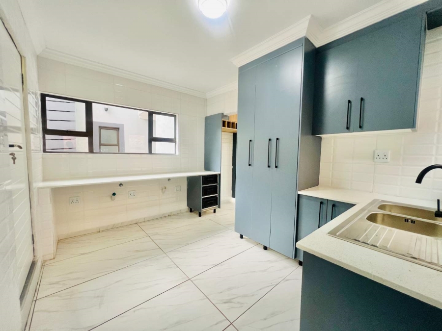 5 Bedroom Property for Sale in Roodeplaat Gauteng