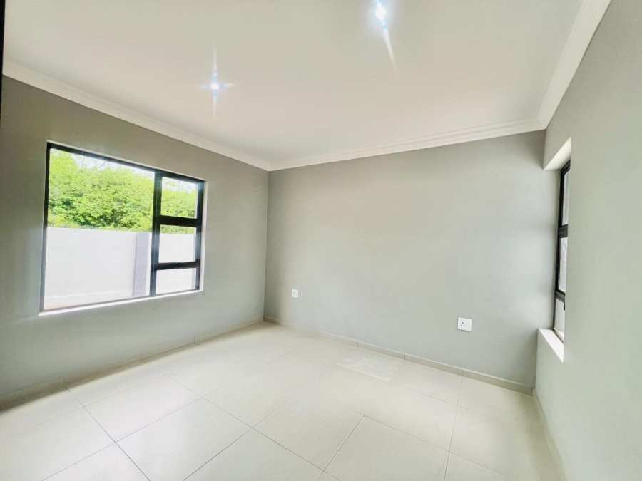 5 Bedroom Property for Sale in Roodeplaat Gauteng