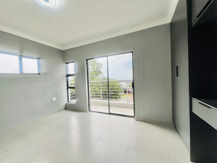 5 Bedroom Property for Sale in Roodeplaat Gauteng