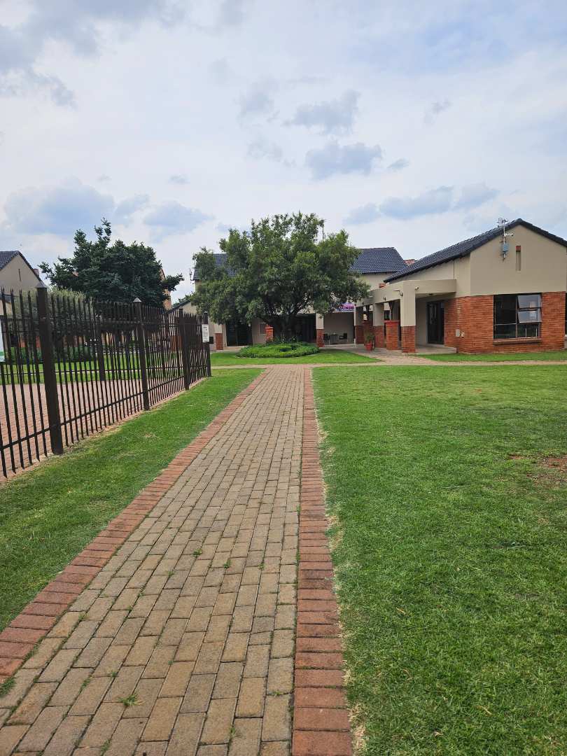 1 Bedroom Property for Sale in Karenpark Gauteng