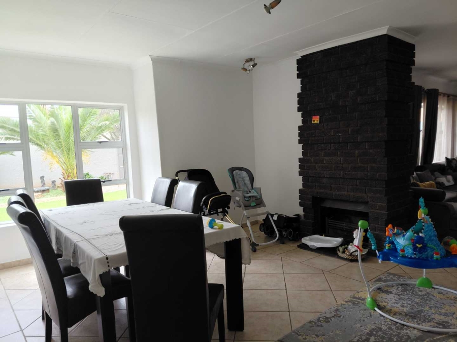 4 Bedroom Property for Sale in Birchleigh Gauteng