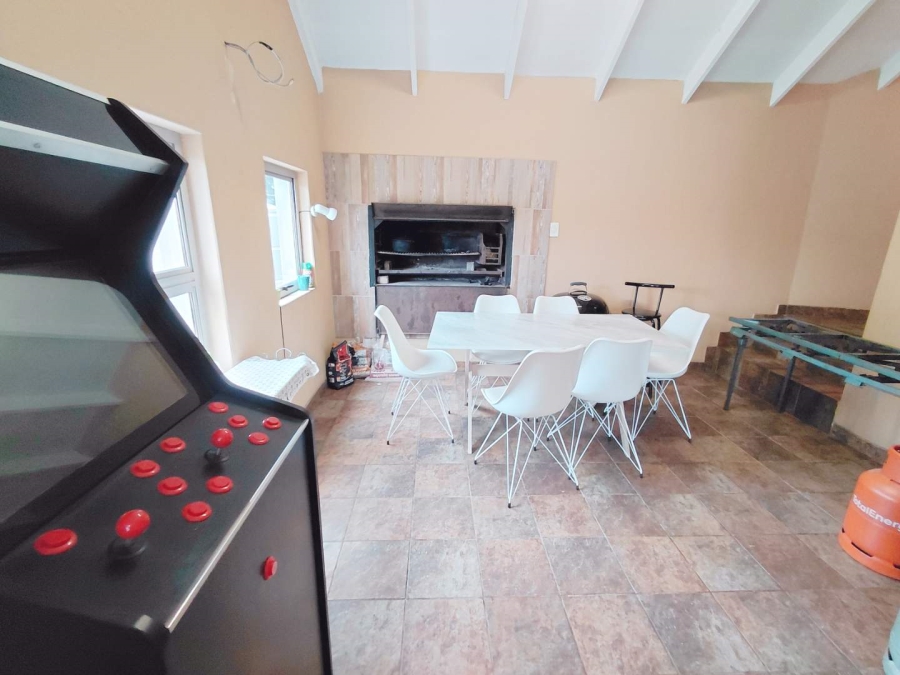 4 Bedroom Property for Sale in Birchleigh Gauteng