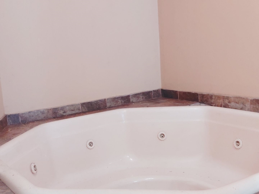 4 Bedroom Property for Sale in Birchleigh Gauteng