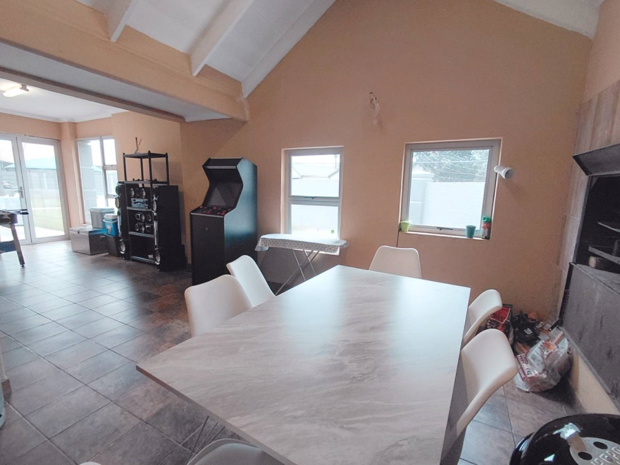 4 Bedroom Property for Sale in Birchleigh Gauteng