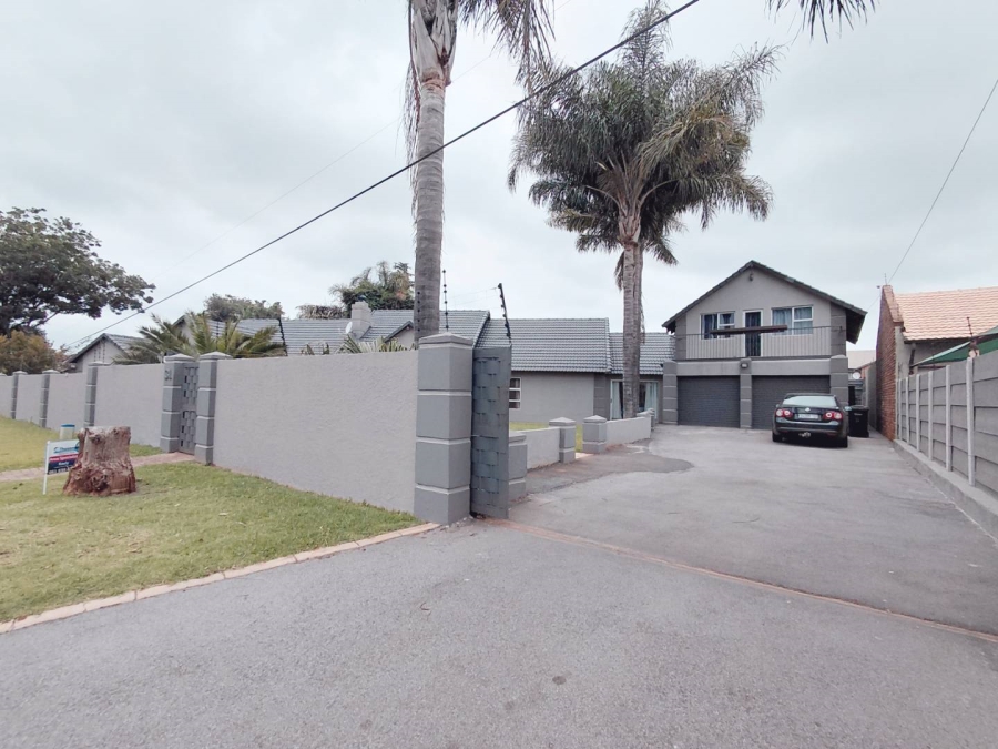 4 Bedroom Property for Sale in Birchleigh Gauteng