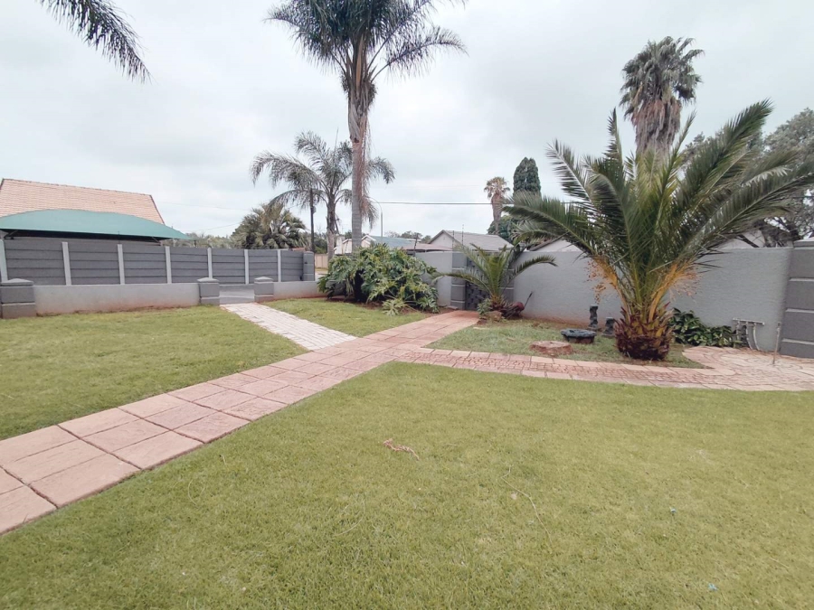 4 Bedroom Property for Sale in Birchleigh Gauteng