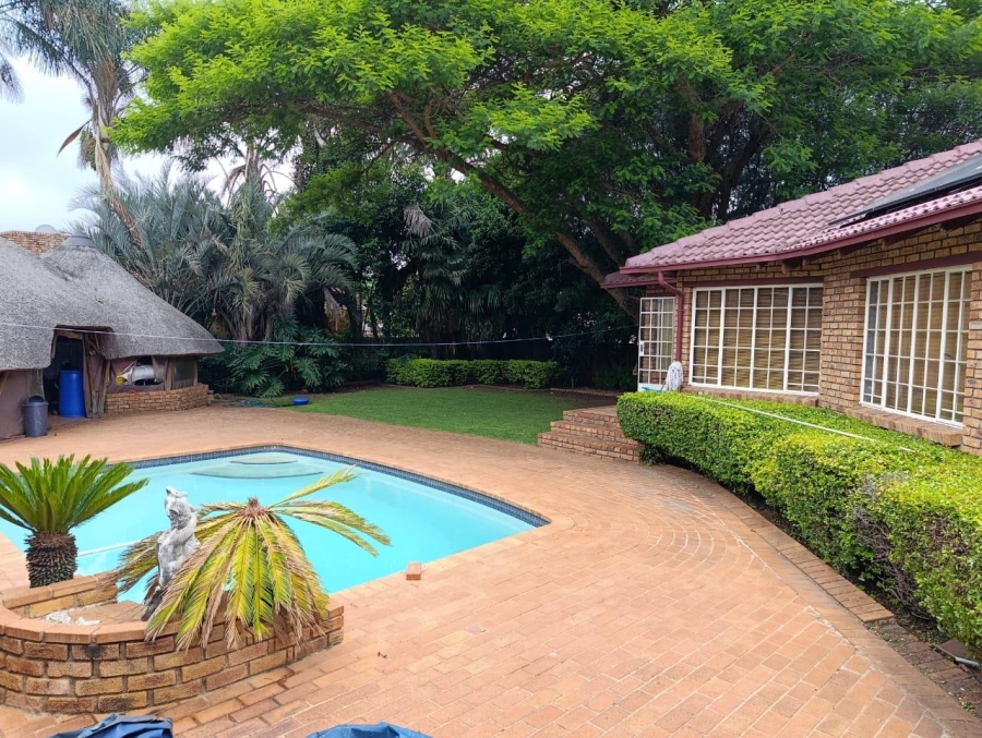 4 Bedroom Property for Sale in Van Riebeeck Park Gauteng