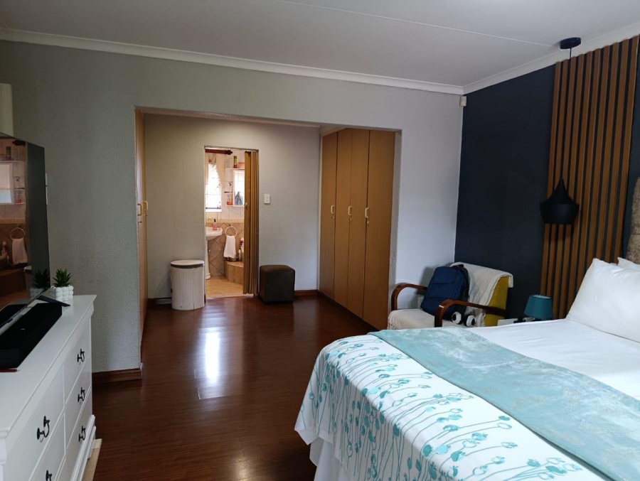 4 Bedroom Property for Sale in Van Riebeeck Park Gauteng