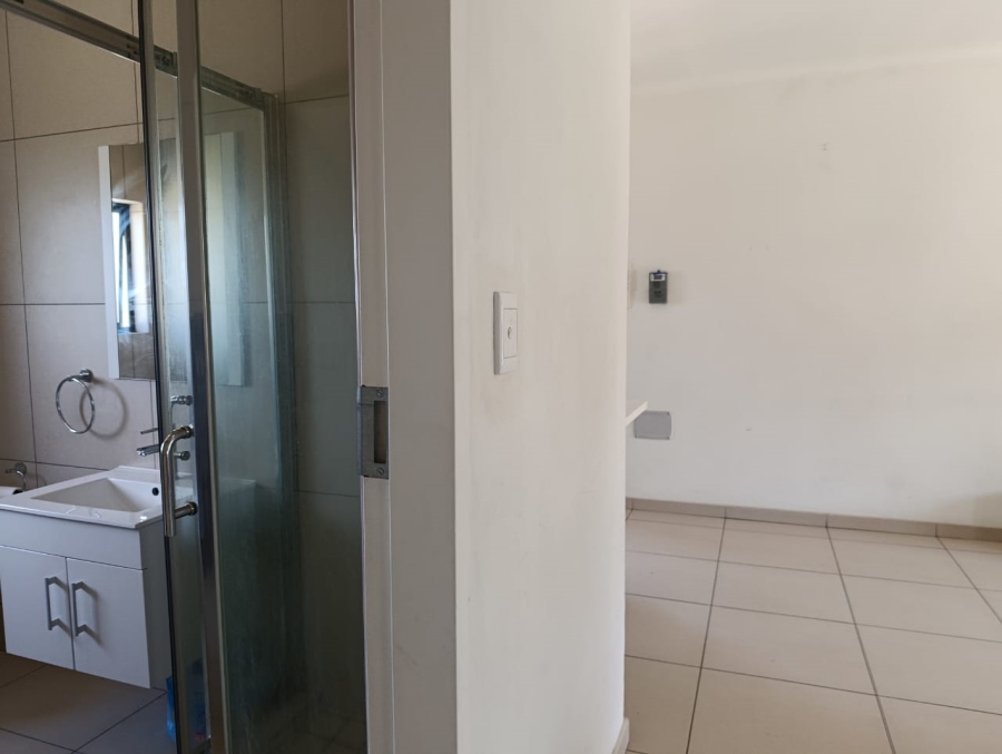 2 Bedroom Property for Sale in Lilianton Gauteng