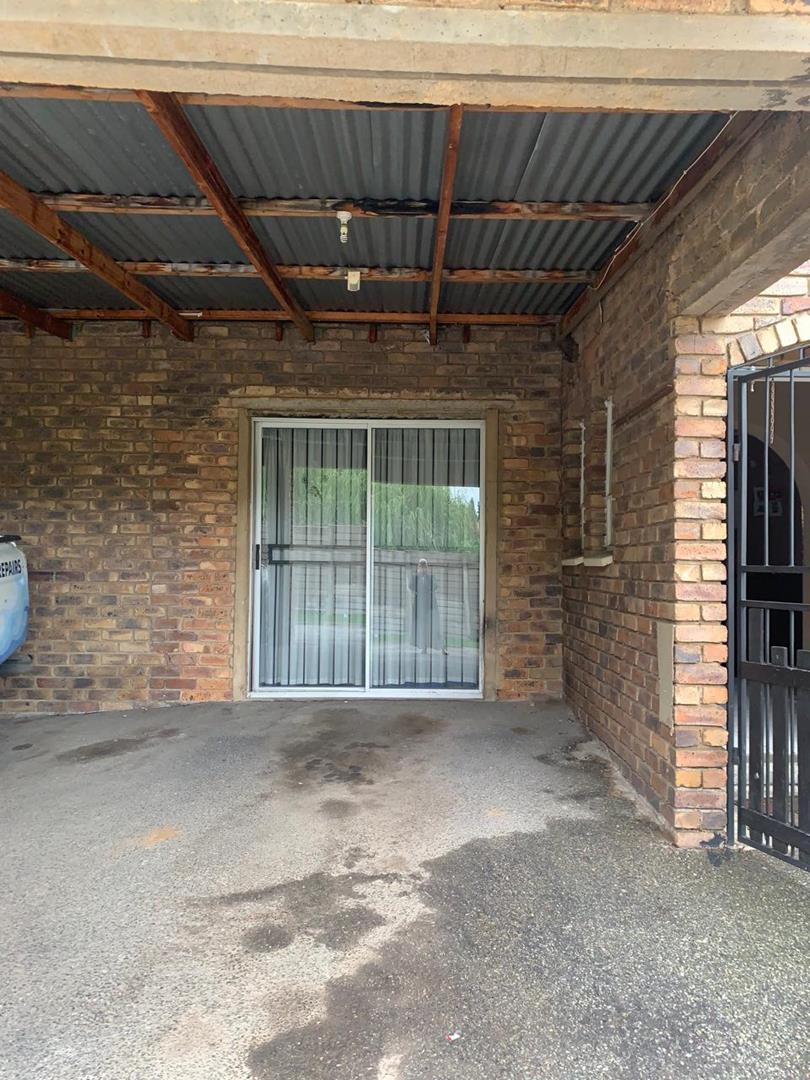 4 Bedroom Property for Sale in Birchleigh North Gauteng