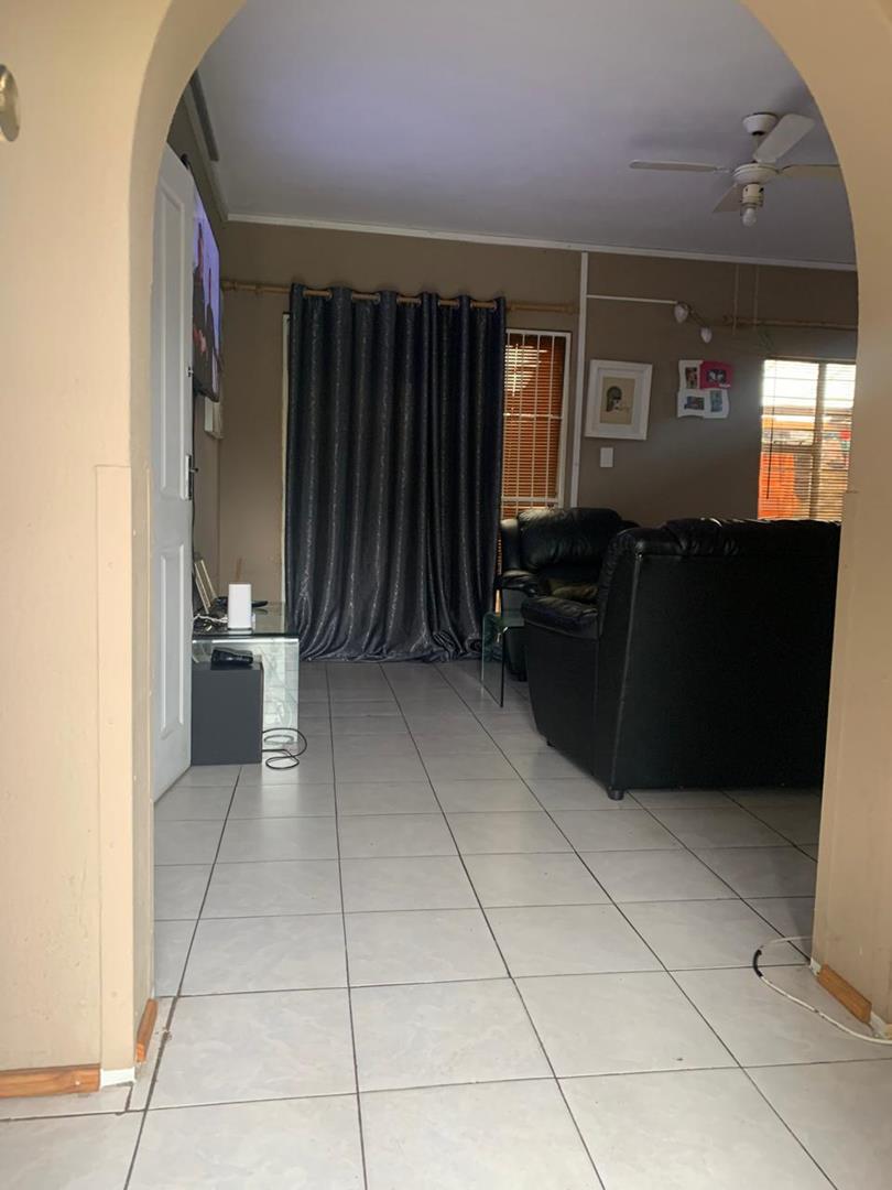 4 Bedroom Property for Sale in Birchleigh North Gauteng