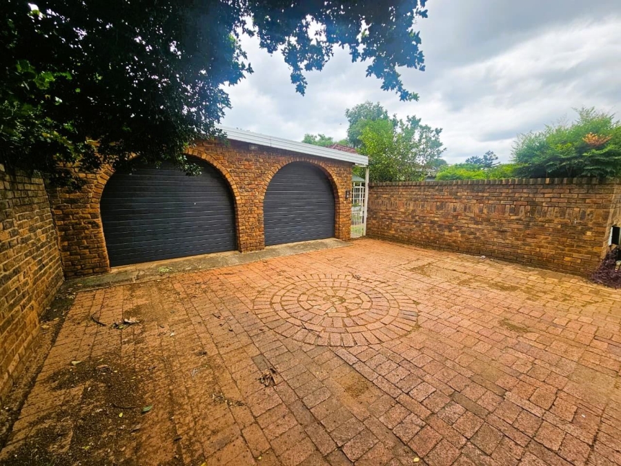 4 Bedroom Property for Sale in Rietondale Gauteng