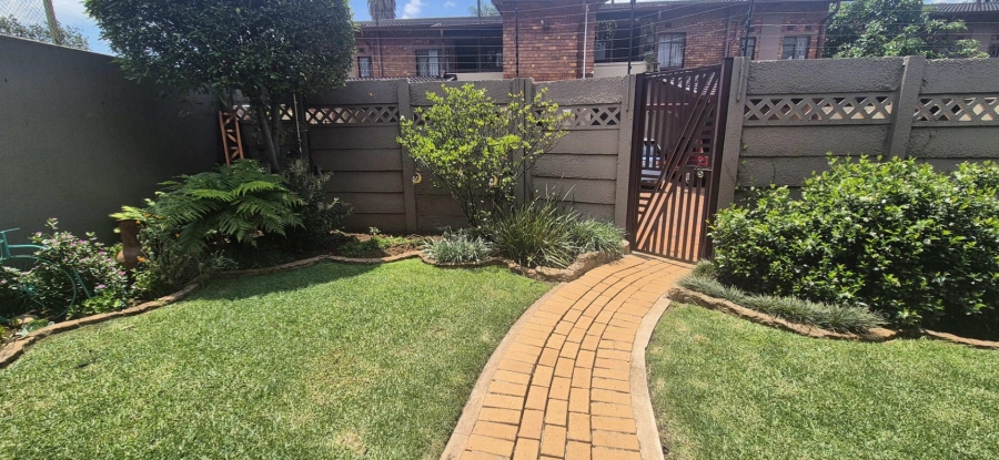 3 Bedroom Property for Sale in Brackenhurst Gauteng