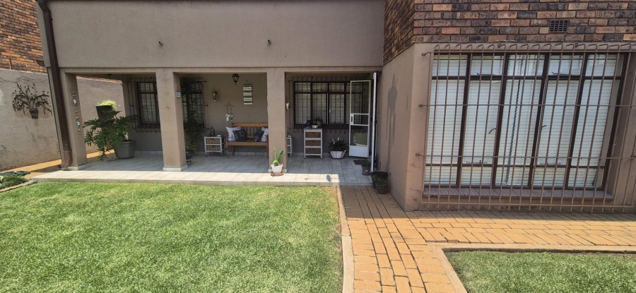 3 Bedroom Property for Sale in Brackenhurst Gauteng