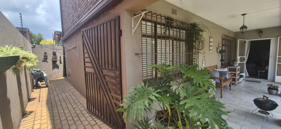 3 Bedroom Property for Sale in Brackenhurst Gauteng