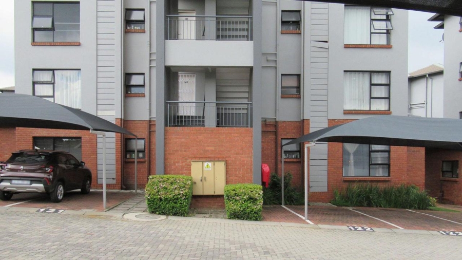2 Bedroom Property for Sale in Oakdene Gauteng