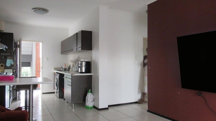 2 Bedroom Property for Sale in Oakdene Gauteng