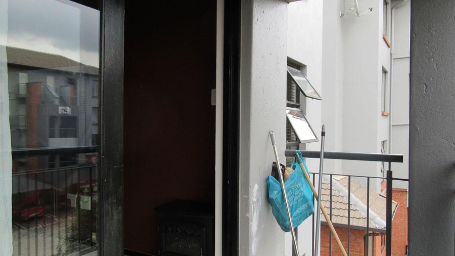 2 Bedroom Property for Sale in Oakdene Gauteng