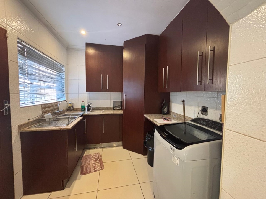 3 Bedroom Property for Sale in Glenvista Gauteng