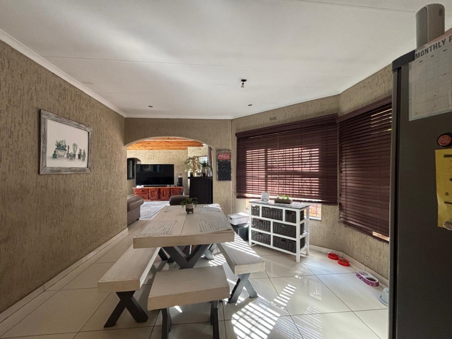 3 Bedroom Property for Sale in Glenvista Gauteng