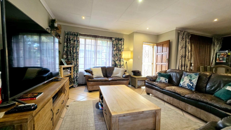 3 Bedroom Property for Sale in Equestria Gauteng