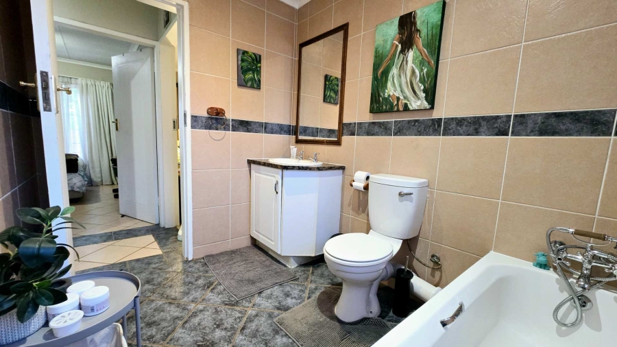 3 Bedroom Property for Sale in Equestria Gauteng