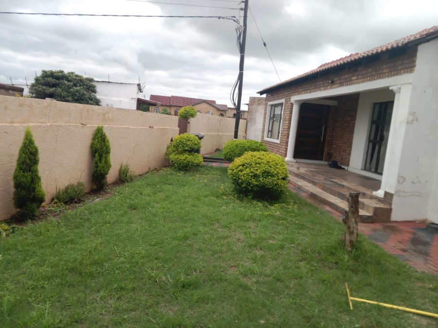 2 Bedroom Property for Sale in Soshanguve H Gauteng